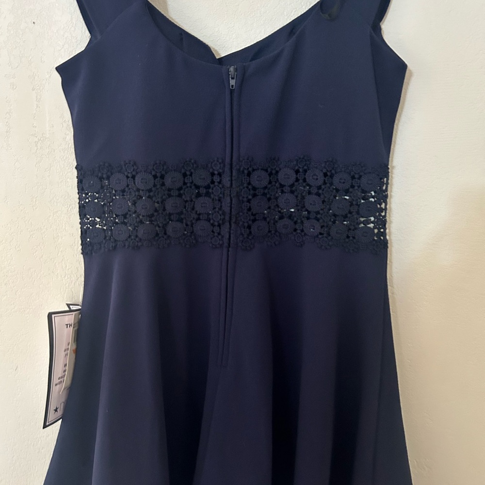 Elegant navy blue lace dress - Picture 2 of 7